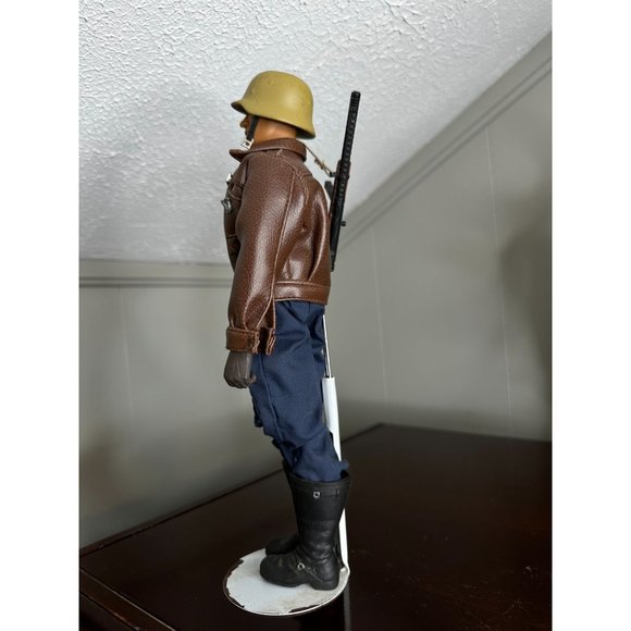 Military Man 1998 Brown Jacket Boots Helmet Rifle Stand 21st Century Toy - Picture 3 of 5